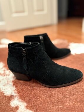 Aquatalia Black Suede Pointed Toe Boots Made in Italy Luxury